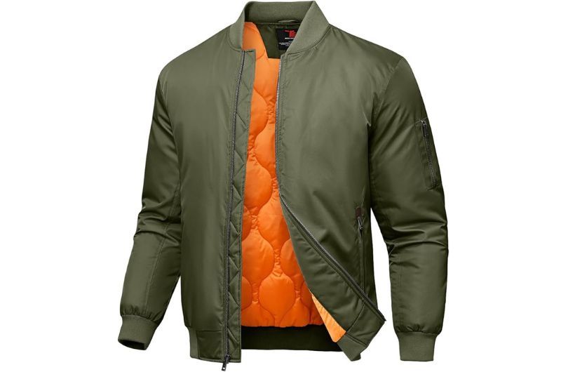 Customer Reviews on Windbreakers: Honest Feedback 4 3 4